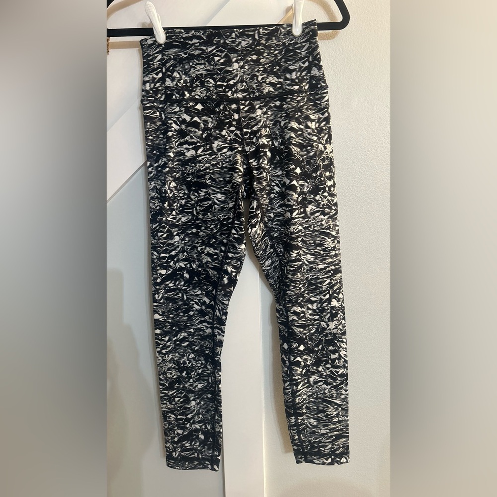 Lululemon Wunder Under Hi-Rise  7/8 Tight, Size 8